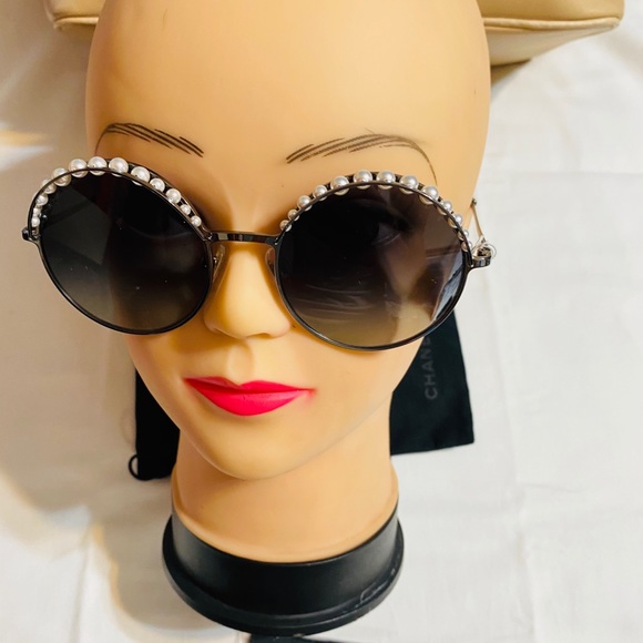 COPY - 😎🕶Channel round pearl women’s sunglasses 🕶😎 - Picture 5 of 9